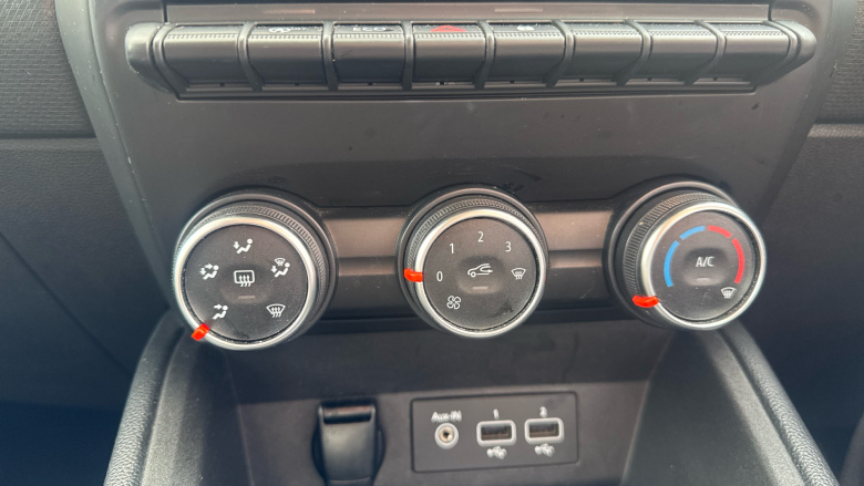 Renault Clio 1.0 TCe 100 Iconic 5dr Petrol Hatchback